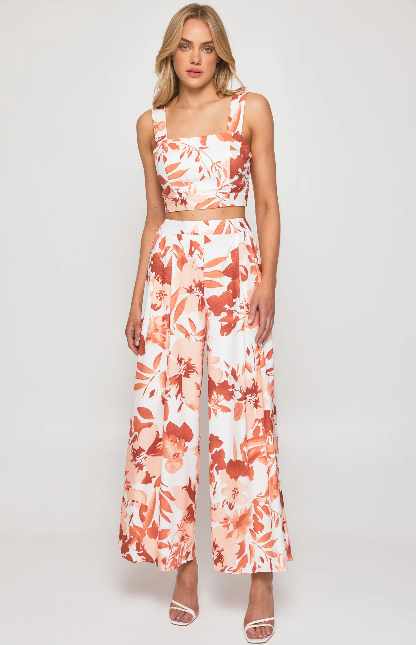 Abstract Print Set with Top and Pleated Pants (SSE305-3A)