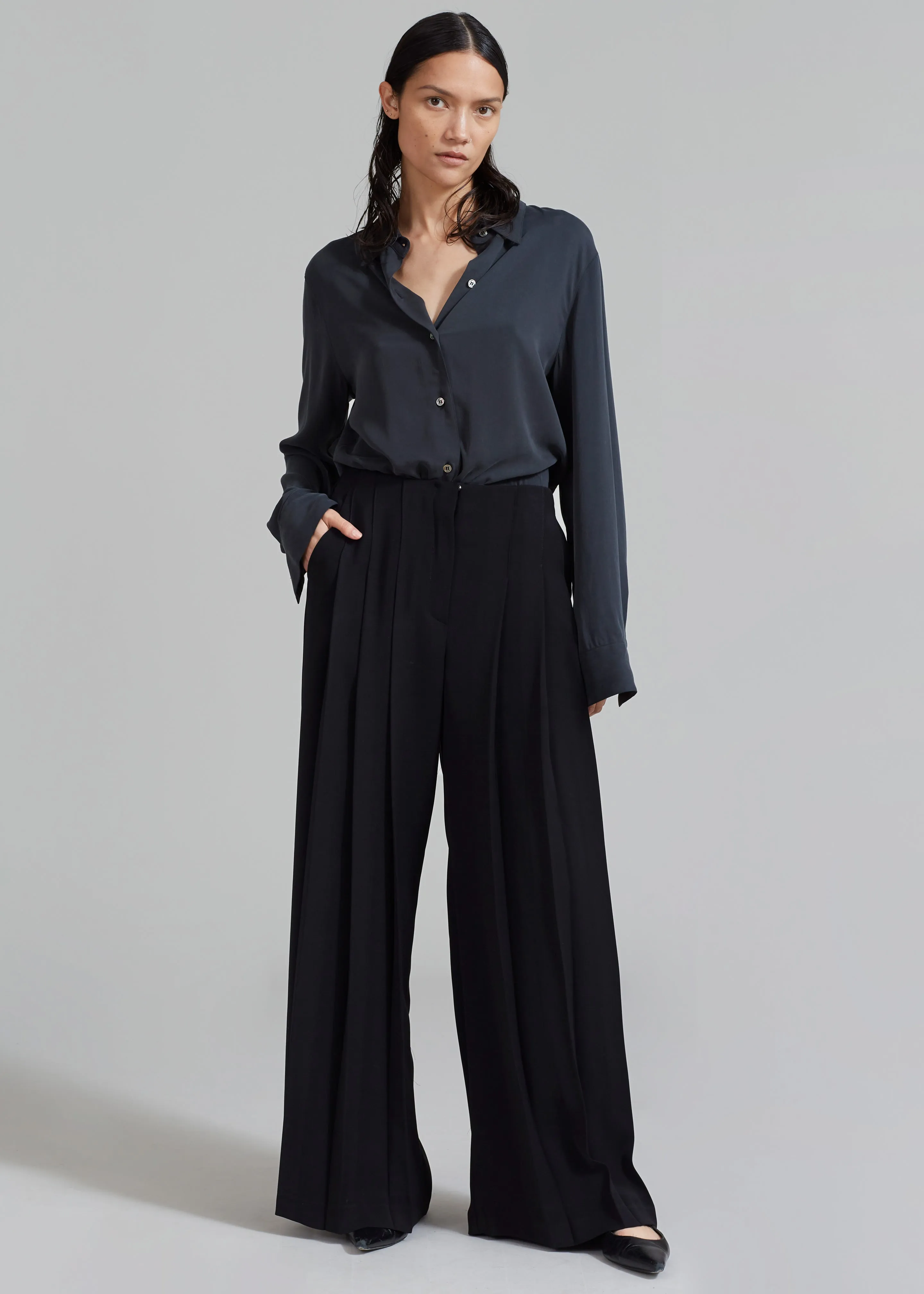 Black Dillon Pleated Pants