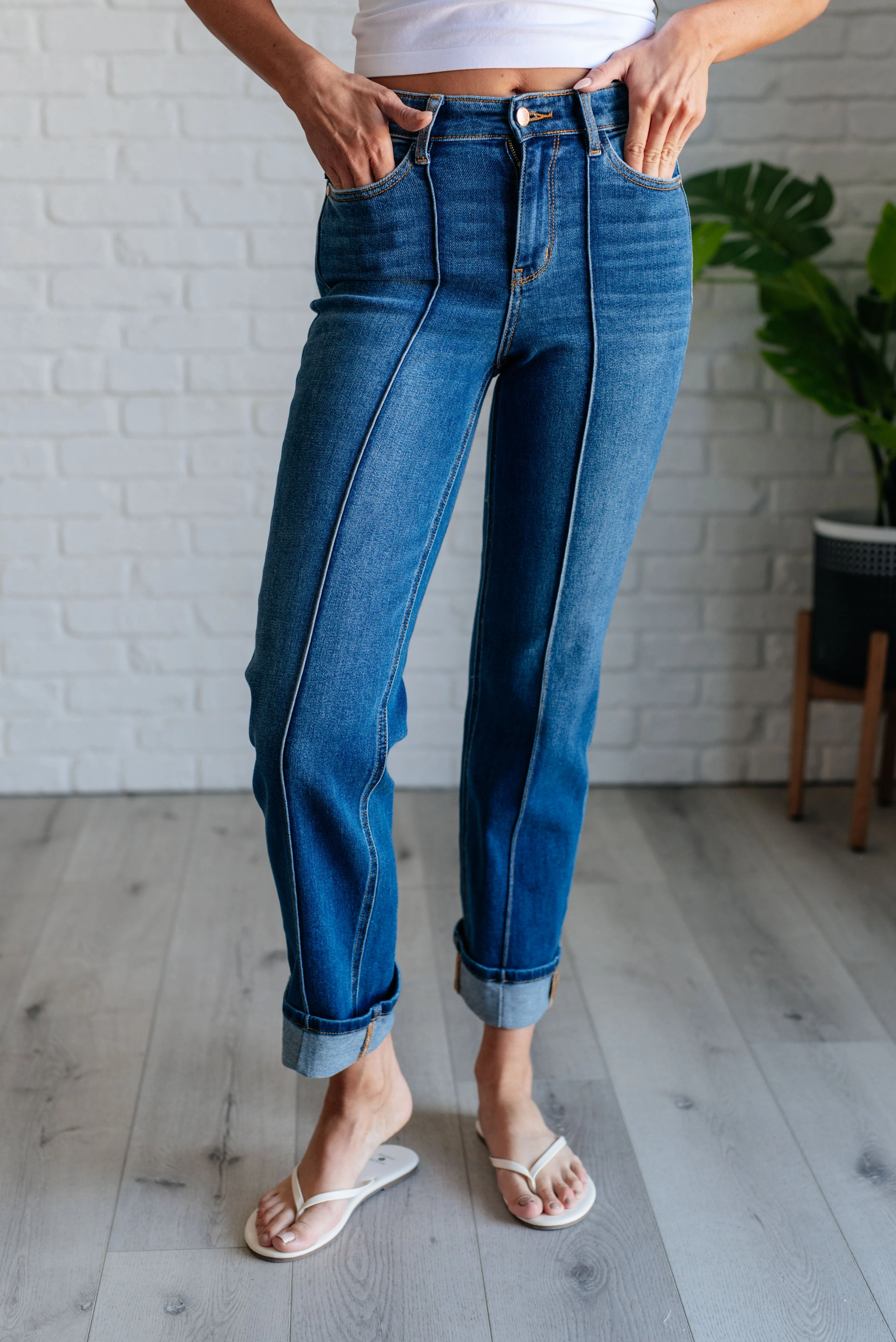 Center Seam Detail Straight Jeans