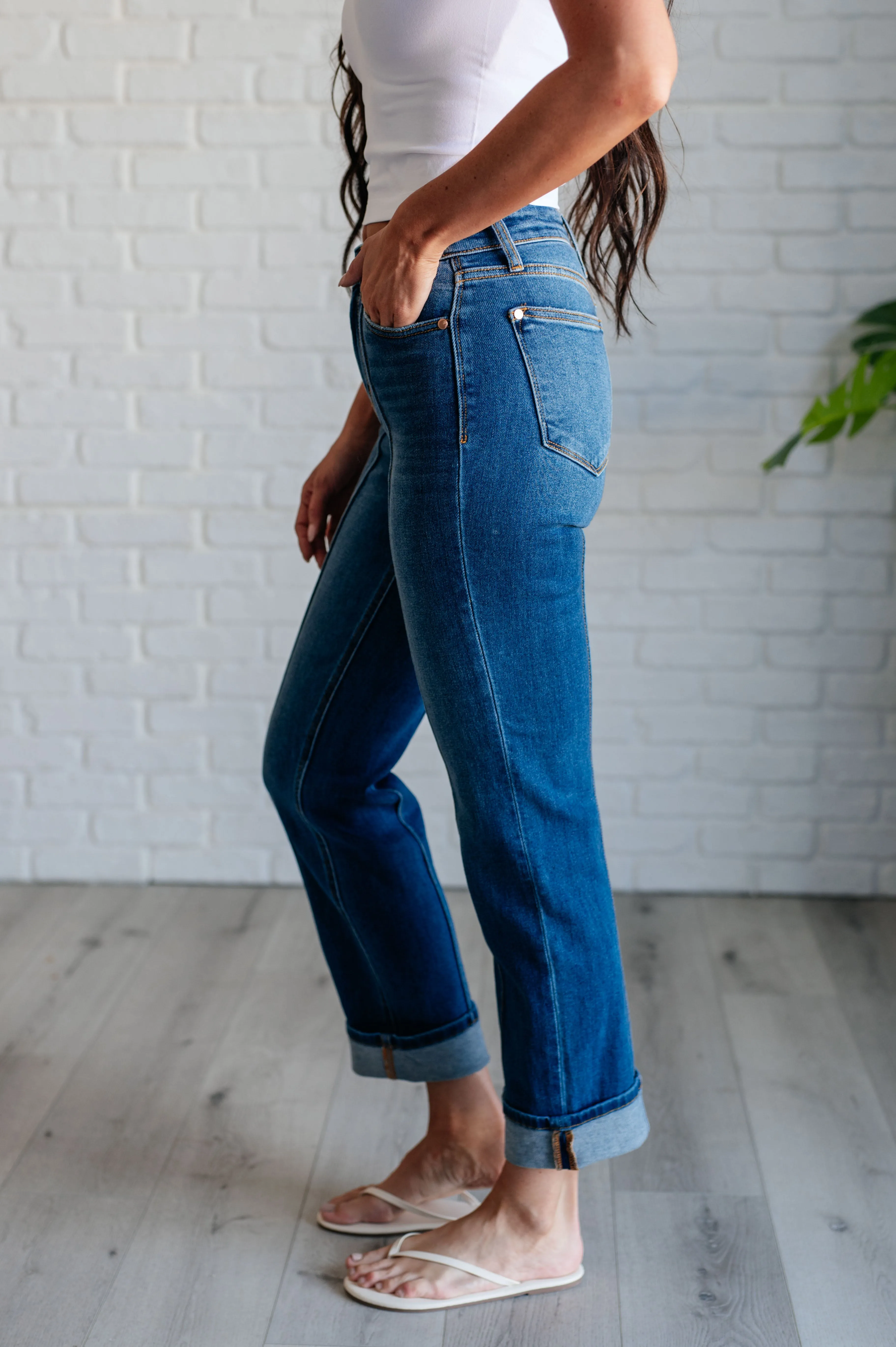 Center Seam Detail Straight Jeans