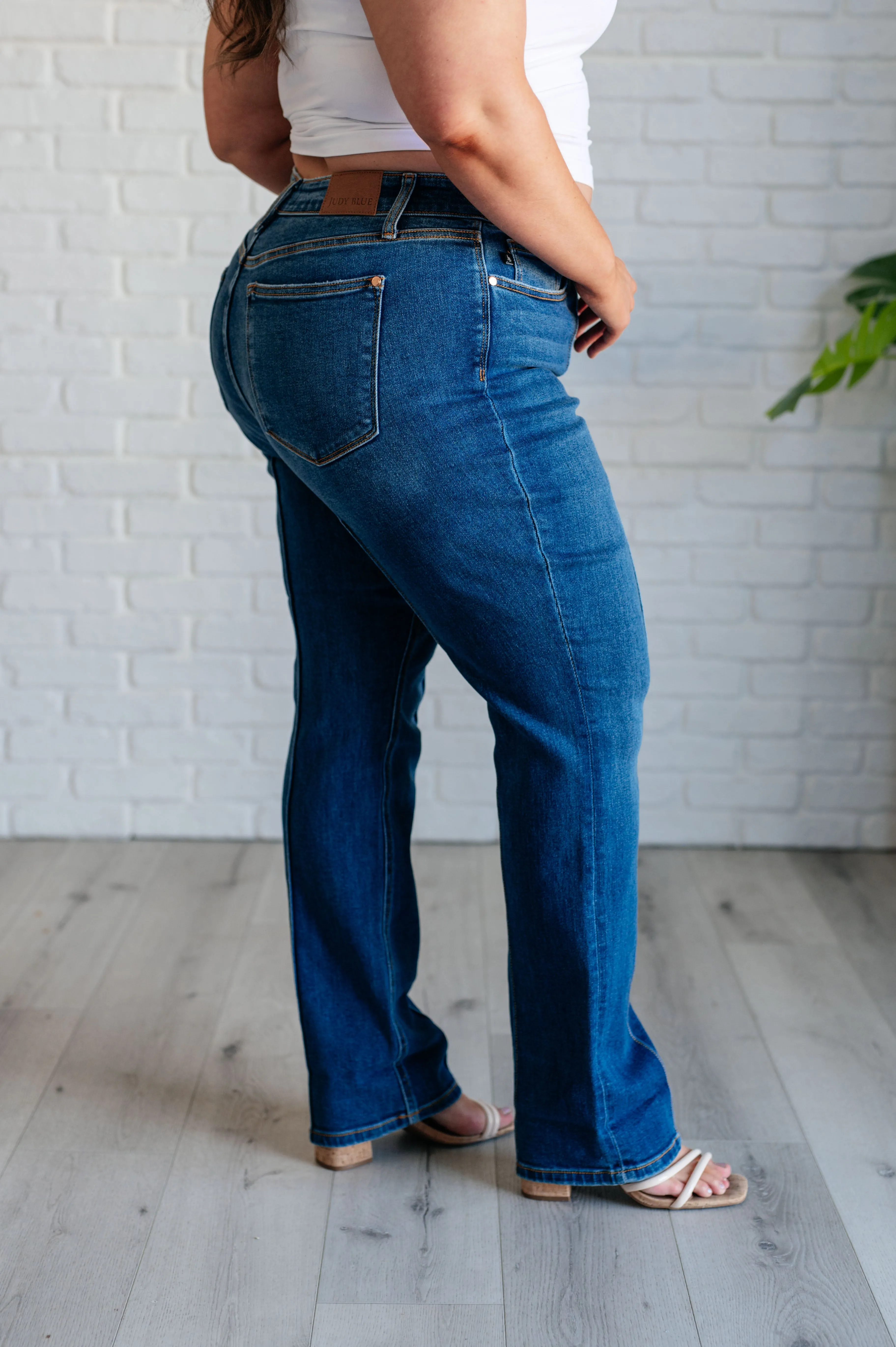 Center Seam Detail Straight Jeans