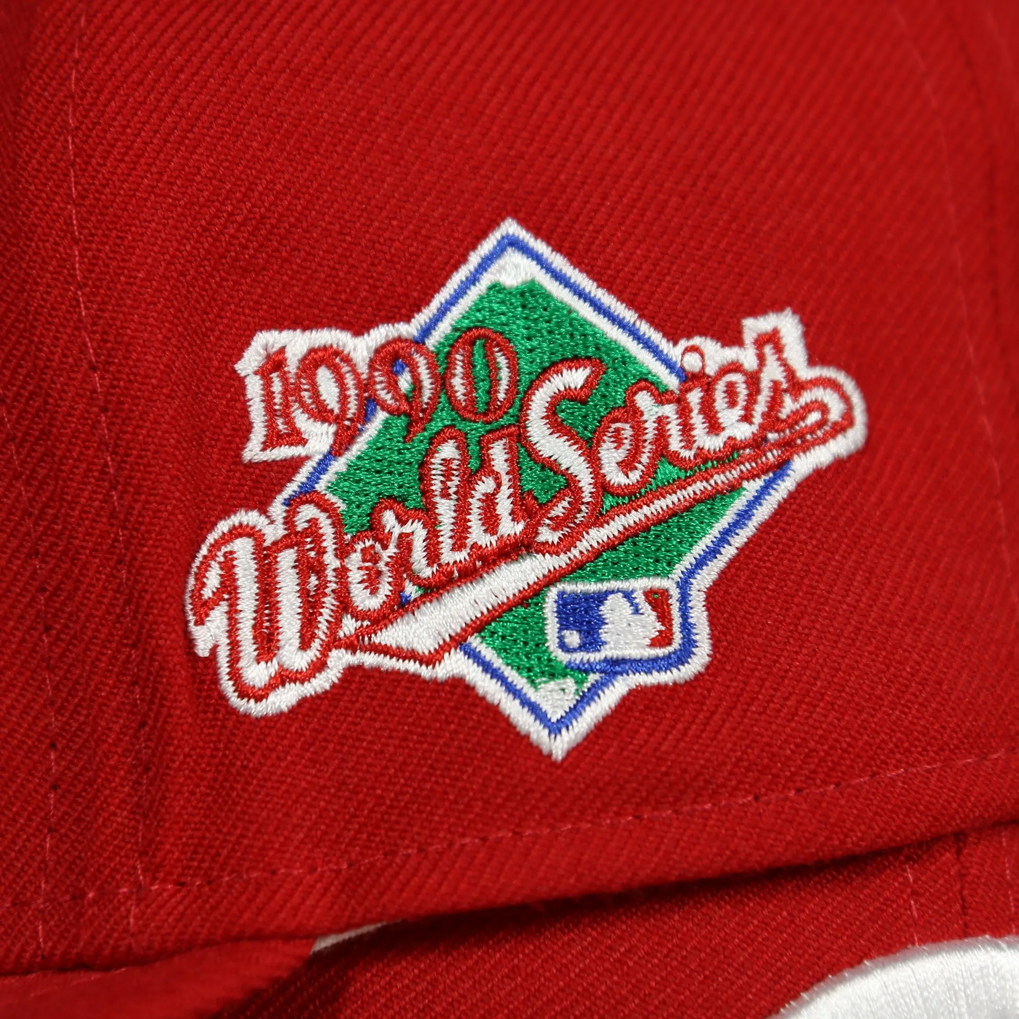 Cincinnati Reds Fitted Cap with World Series Side Patch