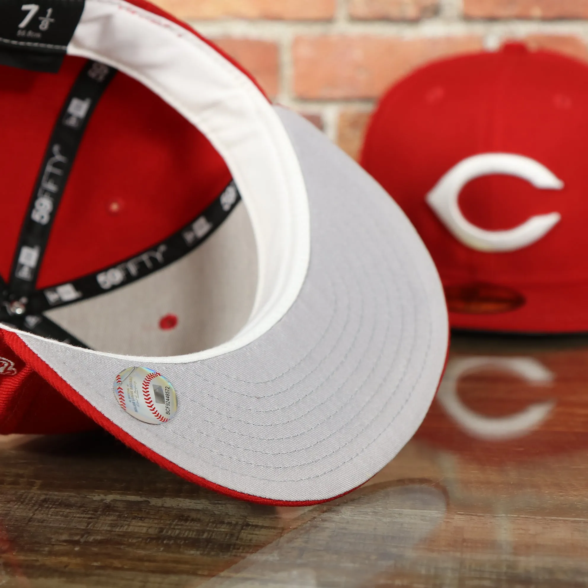 Cincinnati Reds Fitted Cap with World Series Side Patch