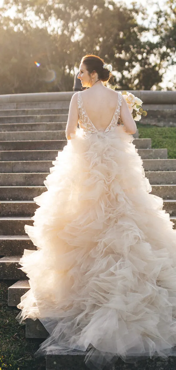 Lace V-neck Ruffles Tulle Ball Gown Wedding Dress