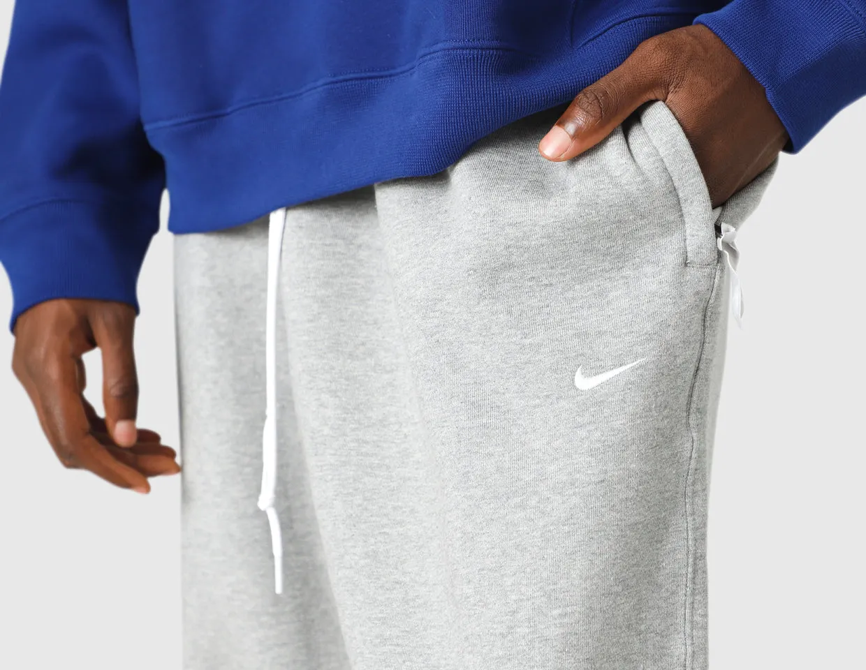 Nike Solo Swoosh Fleece Cuffed Pants Dark Grey Heather White