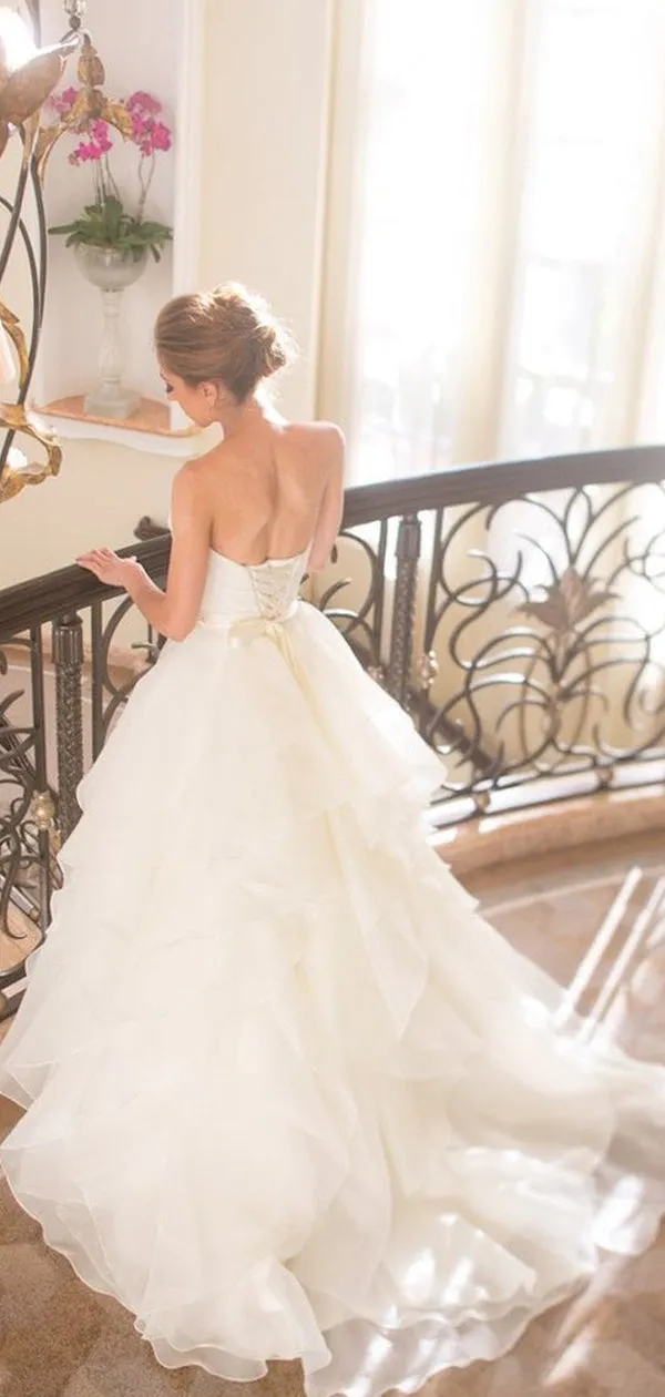 Vintage Sweetheart Strapless Chiffon Wedding Gown