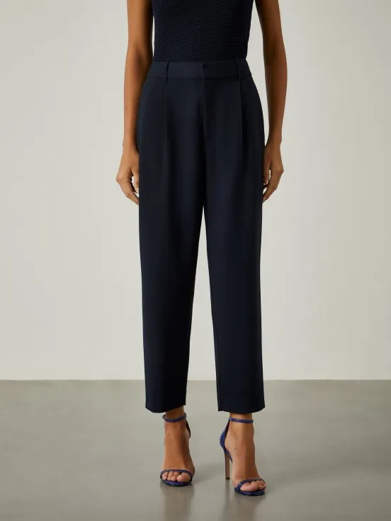 Timeless pleated trousers